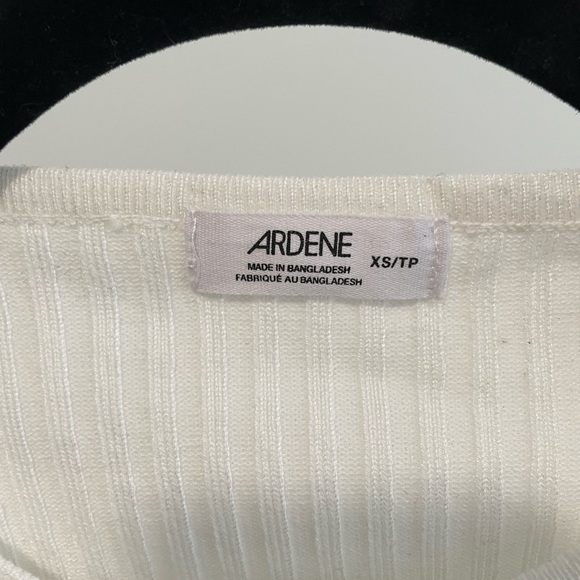 ARDENE x FERNANDA collab cropped long sleeve - Picture 3 of 3